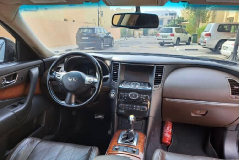 Infinity QX70 full option 4x4 - 6