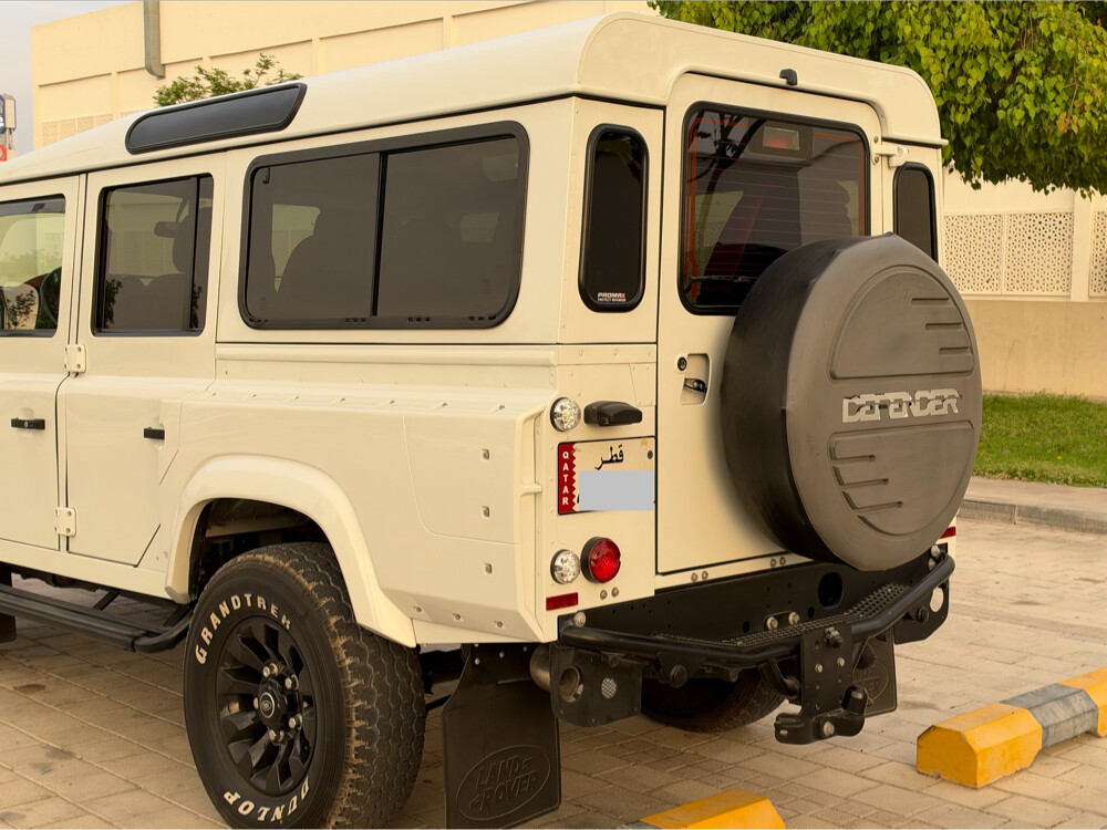 Land Rover Defender  - 9