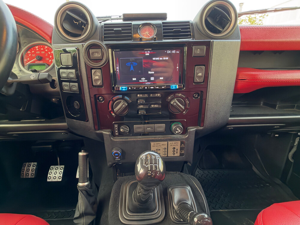 Land Rover Defender  - 16
