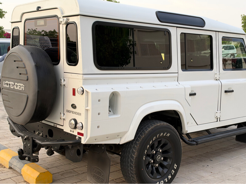 Land Rover Defender  - 7