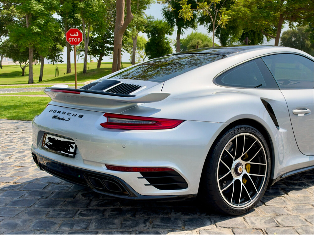 Porsche 911 Turbo S - 4