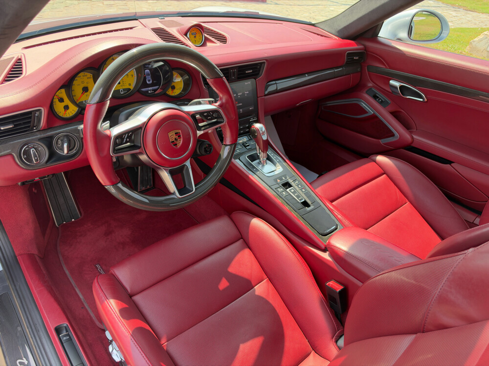 Porsche 911 Turbo S - 10