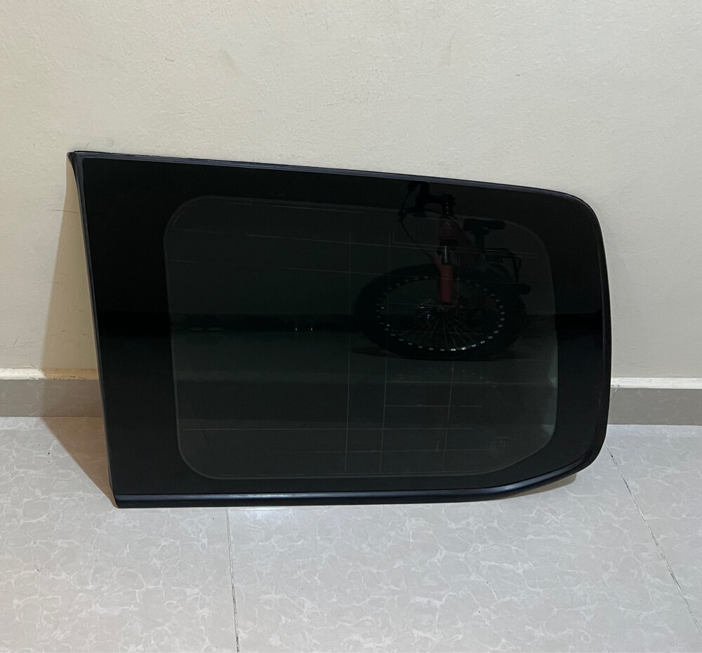 Rear car glass - 4