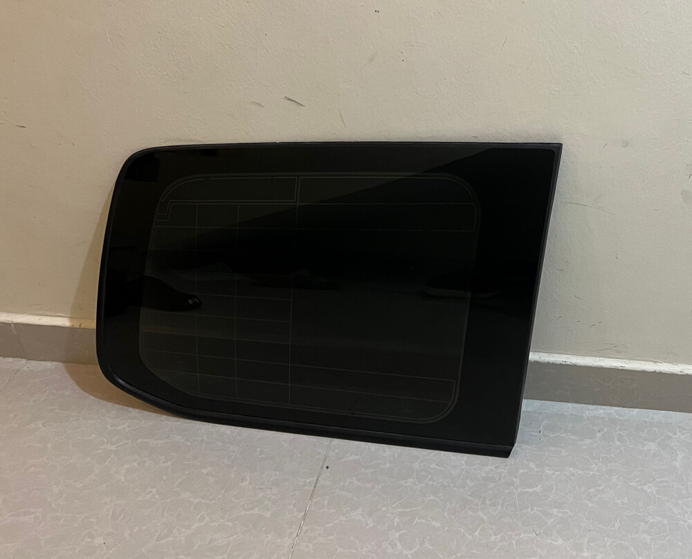 Rear car glass - 6
