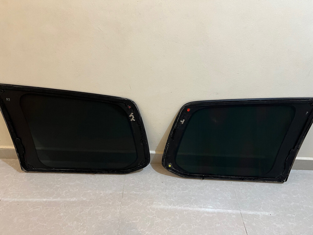 Rear car glass - 7