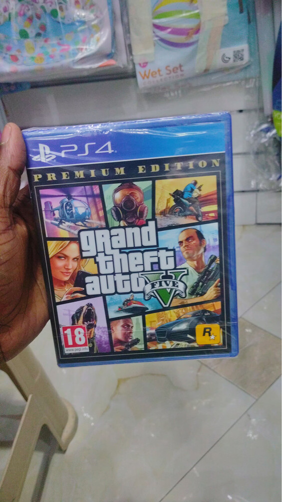 قراند فايف حق سوني فور - 1