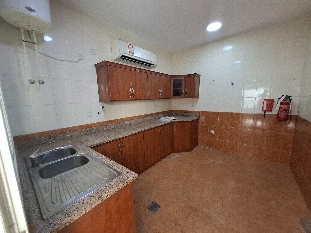 Al Maamoura Villa 14000 - 10