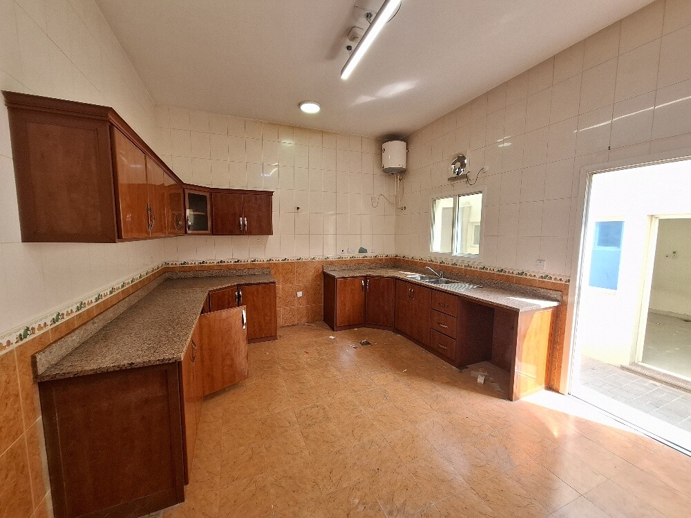 Al Maamoura Villa 14000 - 7