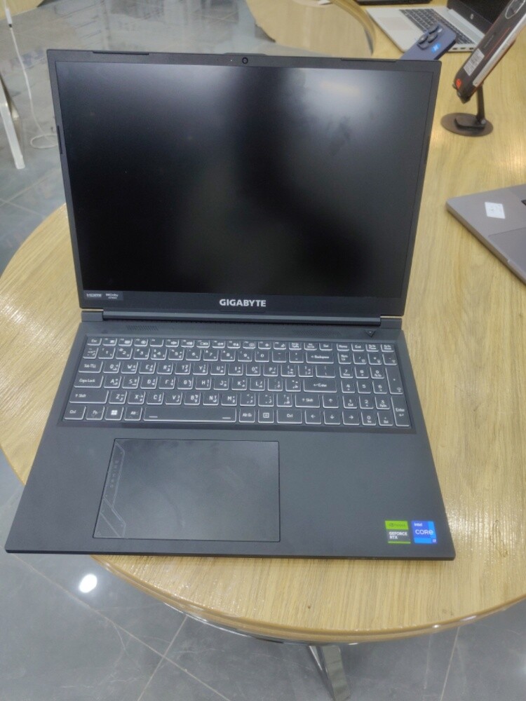 gigabyte gaming laptop - 1
