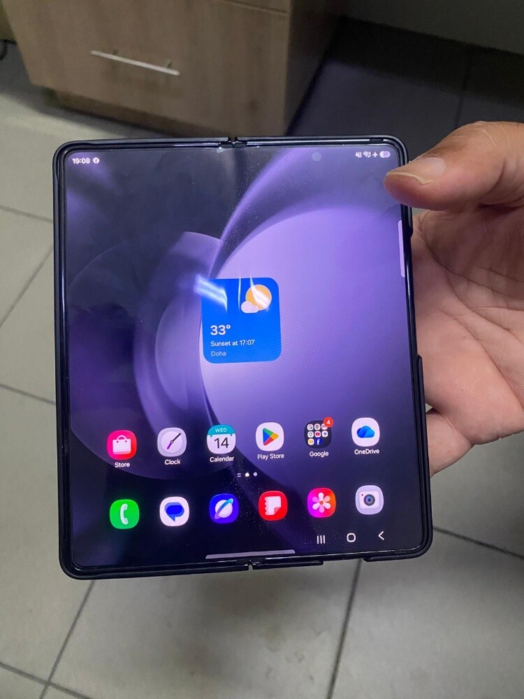 samsung fold 5 black colour - 2