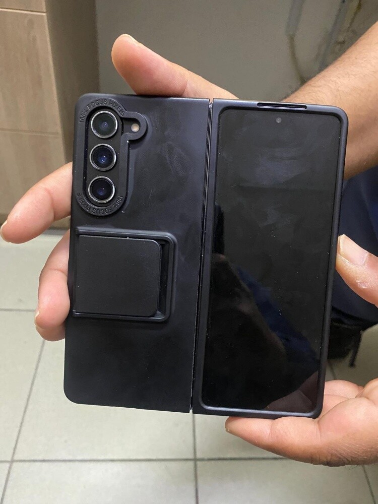 samsung fold 5 black colour - 1