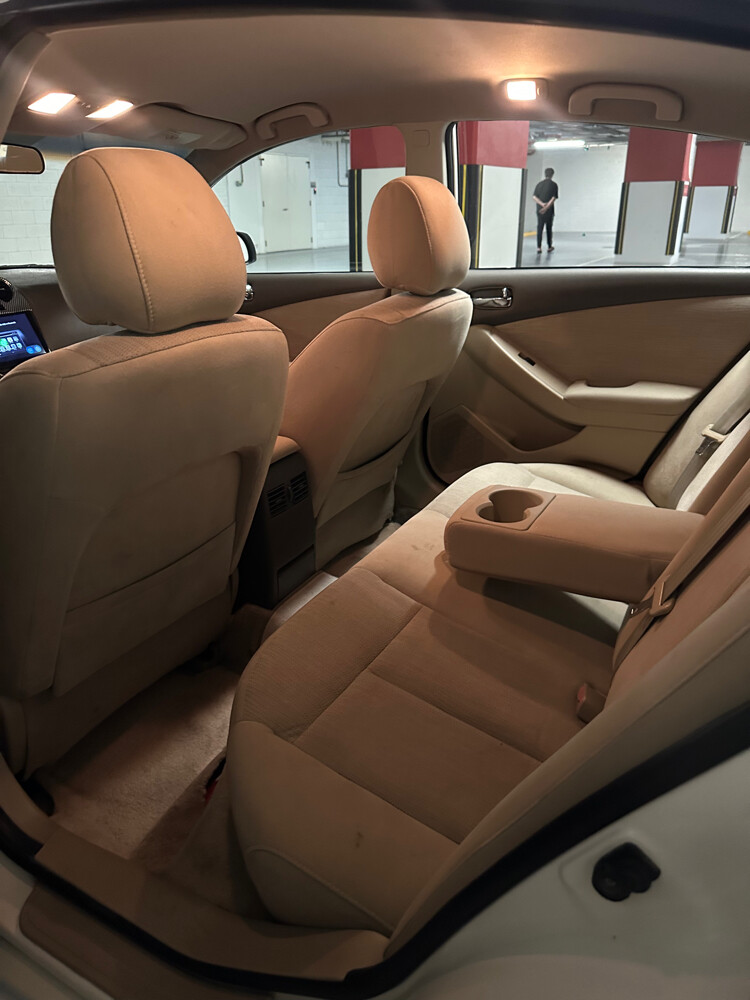 Nissan Altima 2012 Neat & clean - 7