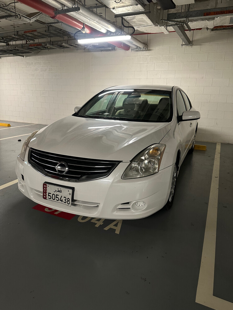Nissan Altima 2012 Neat & clean - 5
