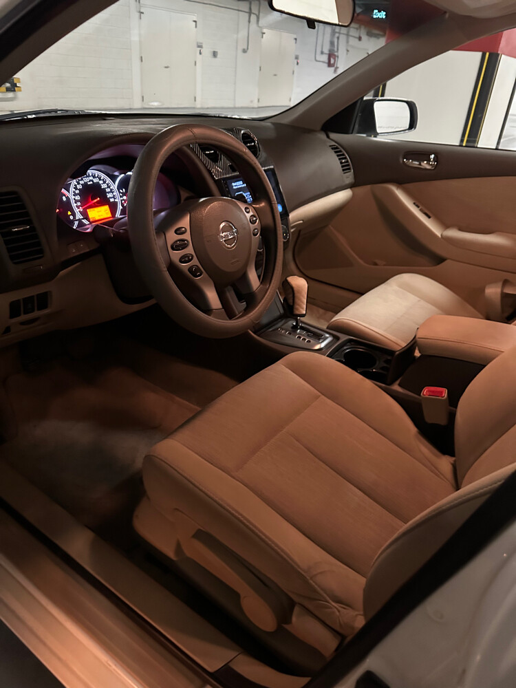 Nissan Altima 2012 Neat & clean - 4