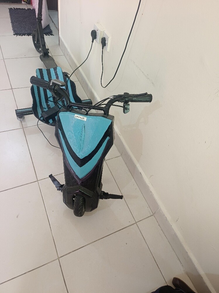 Electric scooter and manual scooter - 1