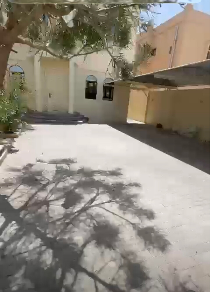 للإيجار فيلا في الذخيره - 2