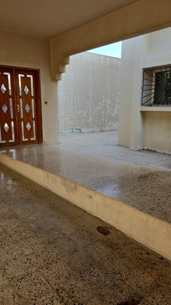للبيع فيلا بالدفنه موقع مميز - 7