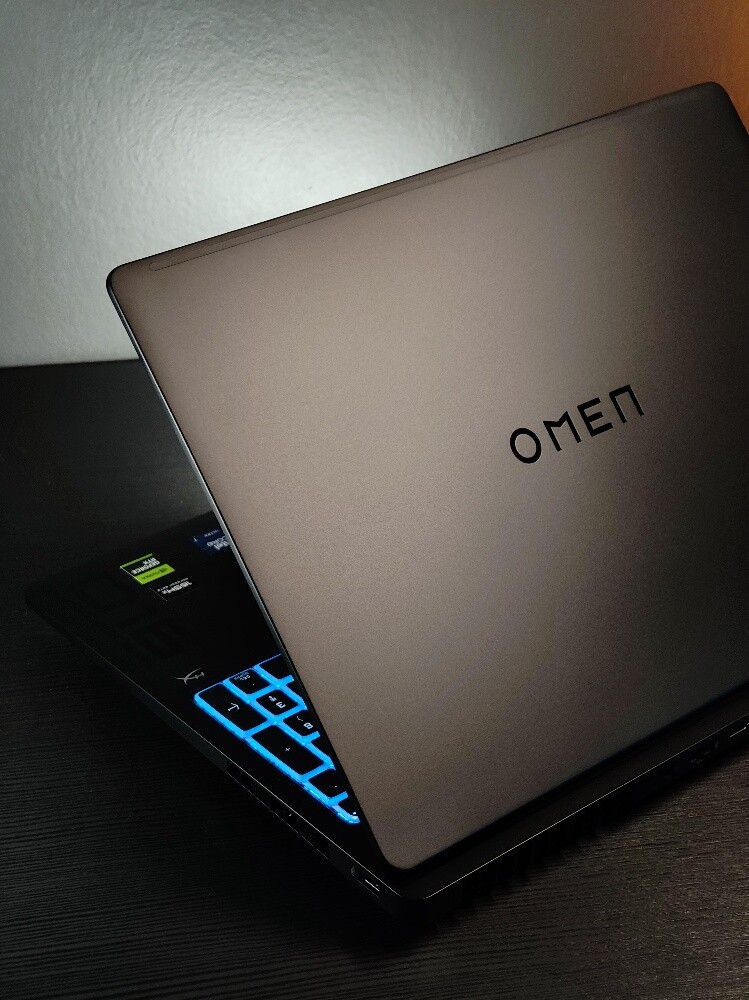 ultra 7 255HX /5070 /32 ram/1TB - 6