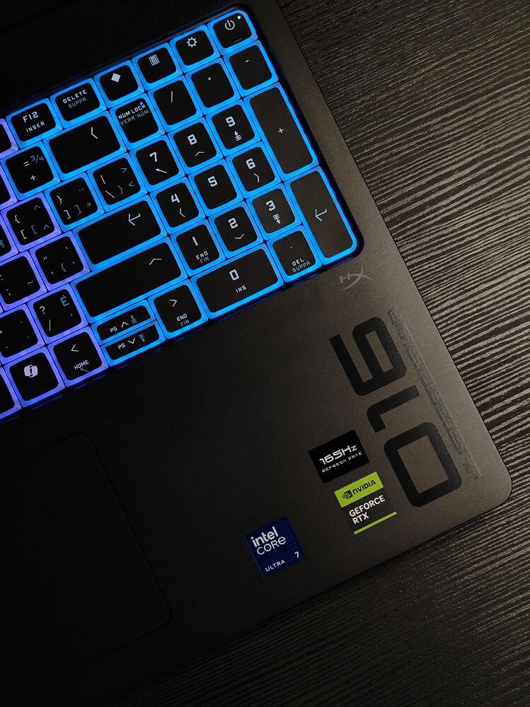 ultra 7 255HX /5070 /32 ram/1TB - 7