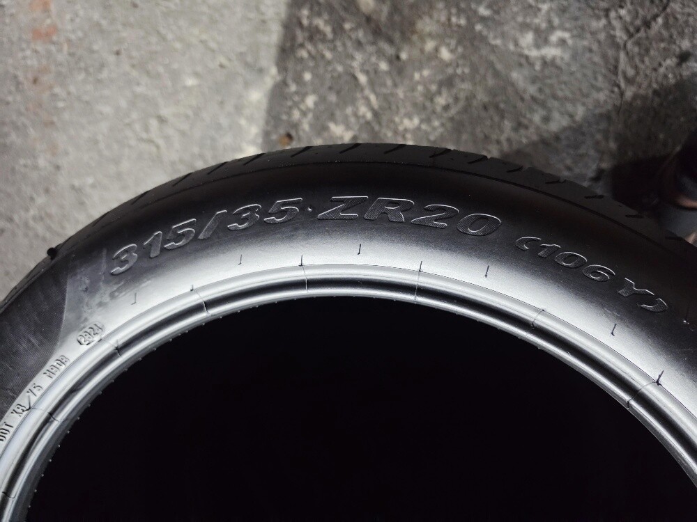 315/35/20 Pirelli Tyre 1% Used - 4