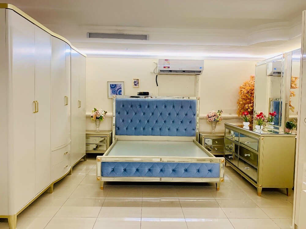 HOME CENTER KING BEDROOM SET. - 5