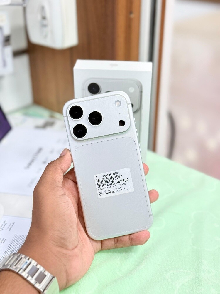 APPLE IPHONE 18 PRO 256gb SILVER - 1