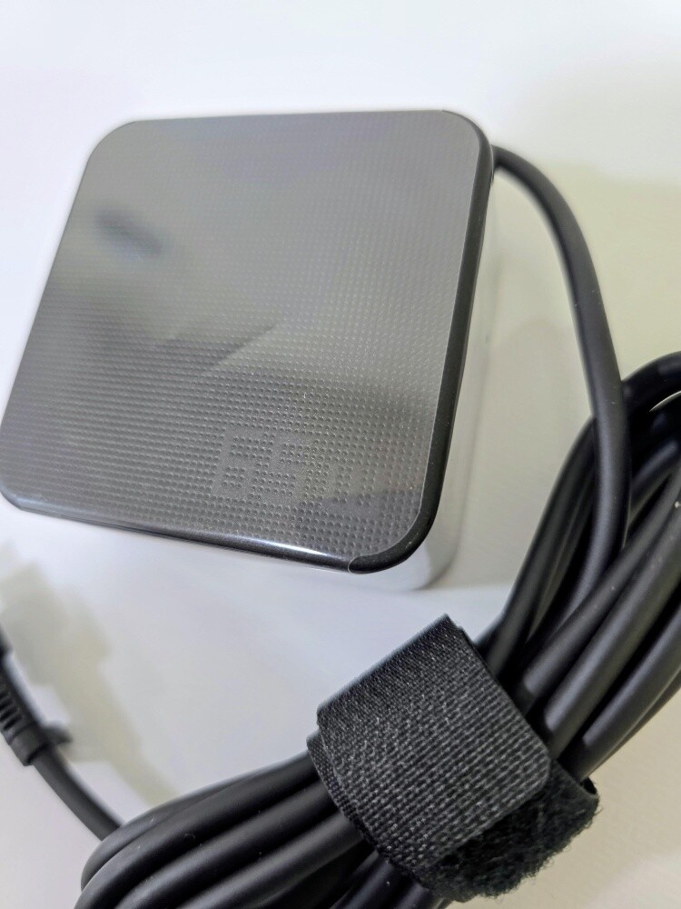 Original Laptop Chargers HP, DeLL, - 10