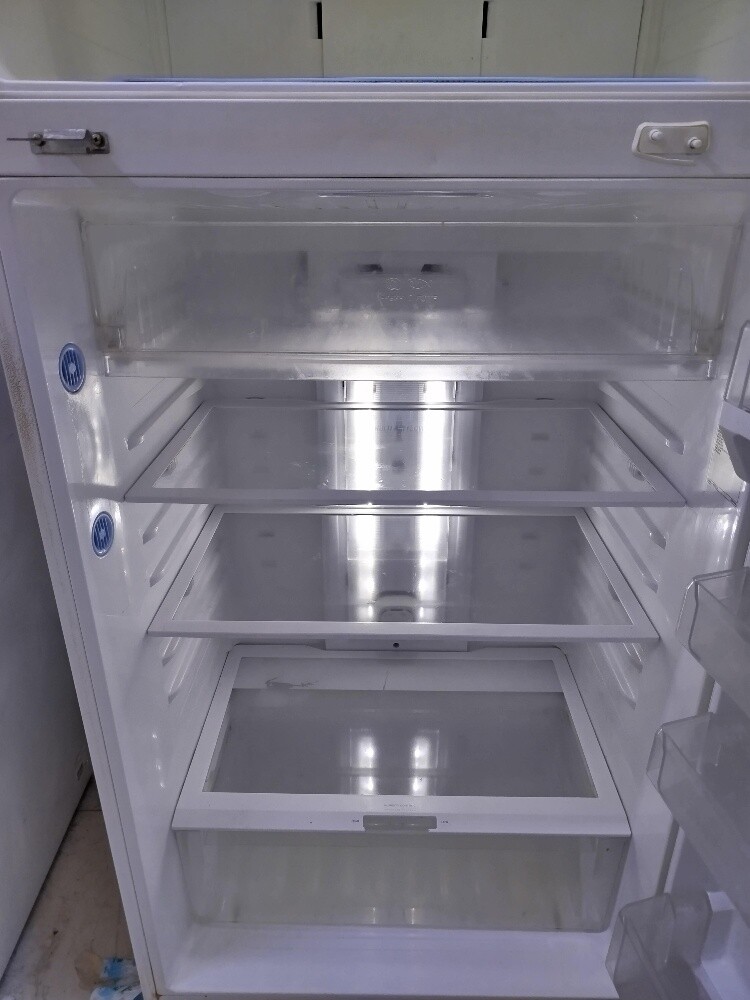 LG fridge big size clean condition - 4