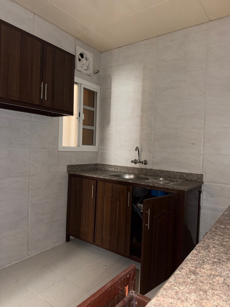 family apartment 2 bhk in wakra - 9