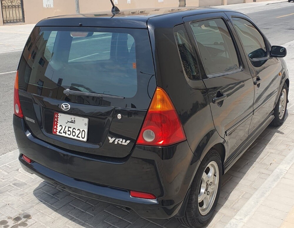 daihatsu YRV - 2