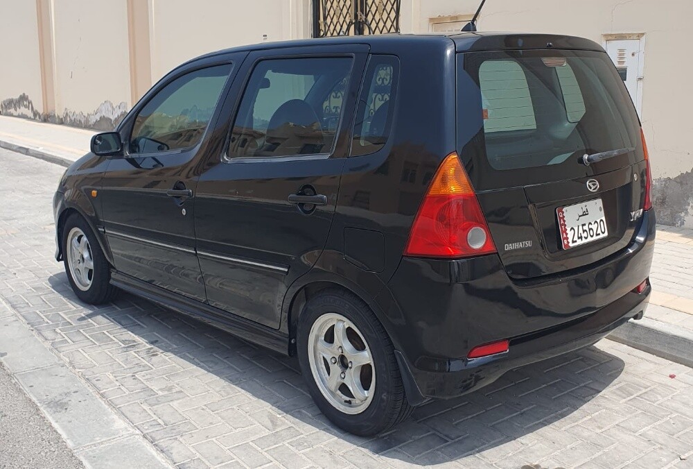 daihatsu YRV - 3