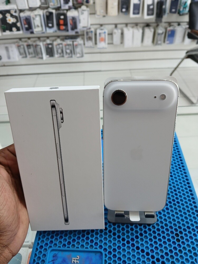 iPhone 17 Air - 2