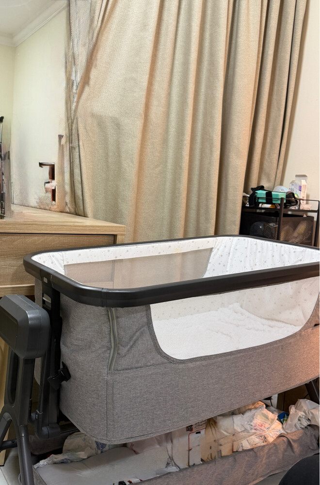 Baby bed with vibrator and electron - 1