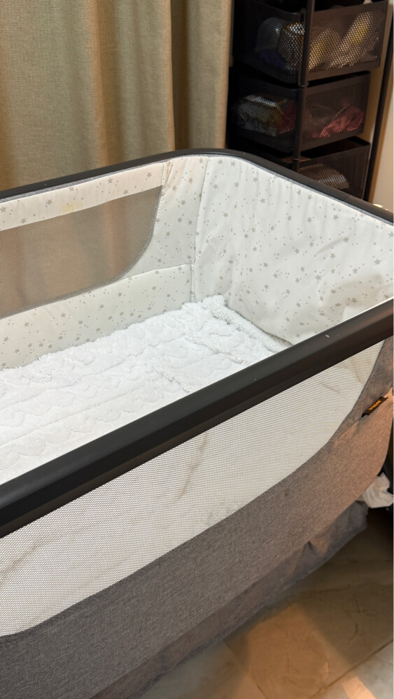 Baby bed with vibrator and electron - 4