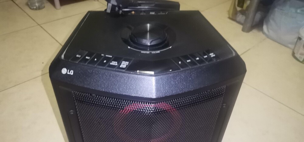 LGxboom speaker - 2