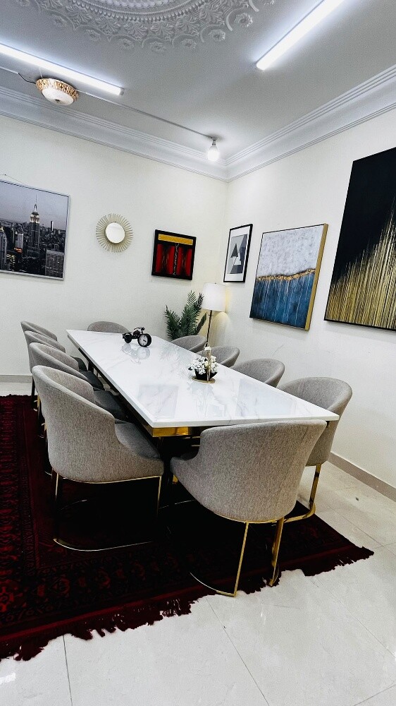 midas brand dining table for sell - 3