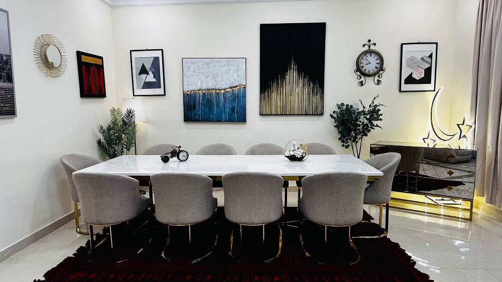 midas brand dining table for sell - 1