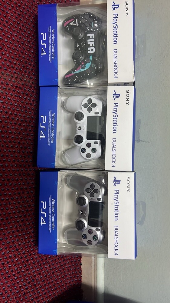 ps4 controllers - 1