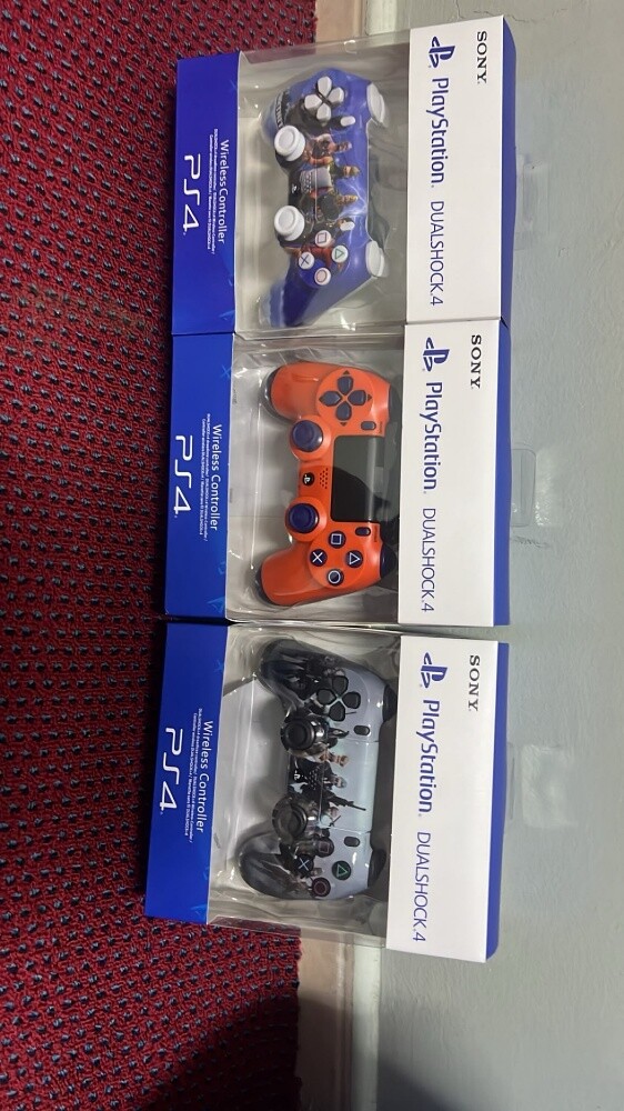 ps4 controllers - 2