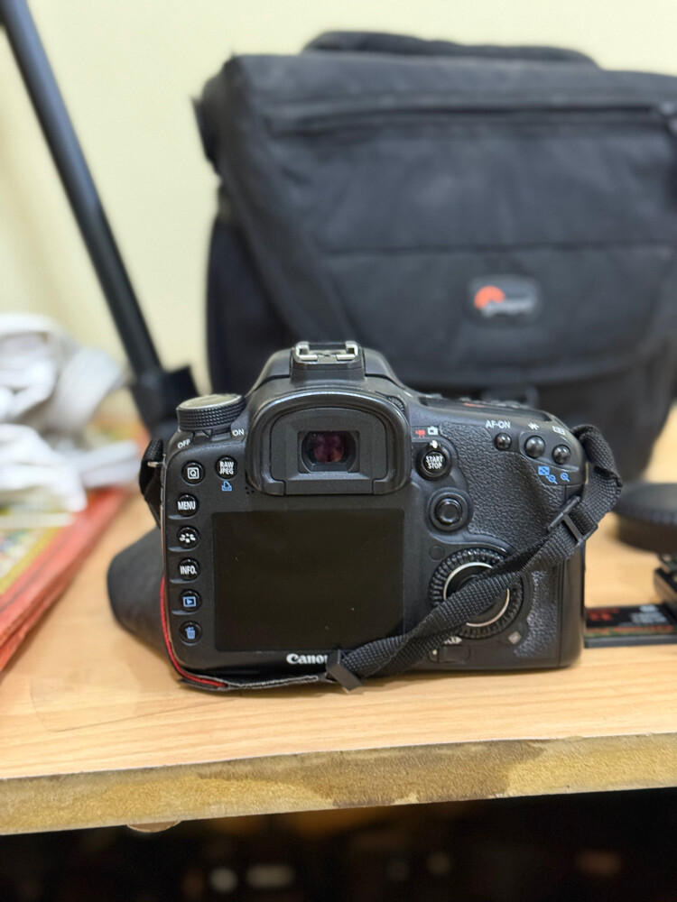 canon 7d with all accessories  - 3