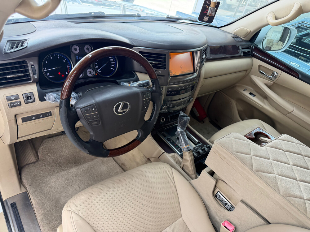 Lexus 2011 - 7