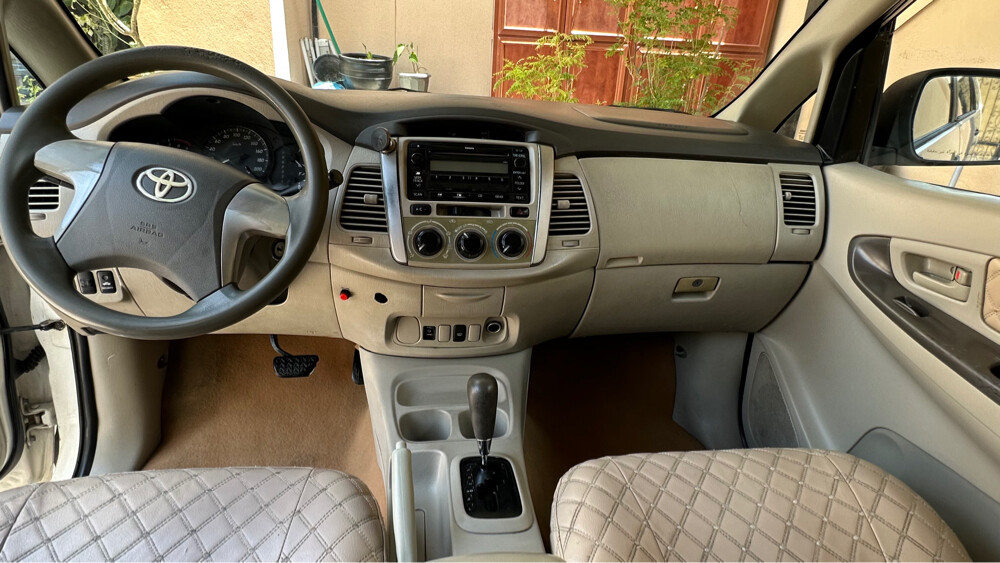 Toyota Innova 2014 for sale - 7