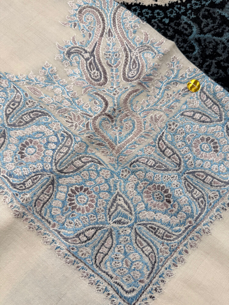 Pashmina Shawls / Ghutrah - 3