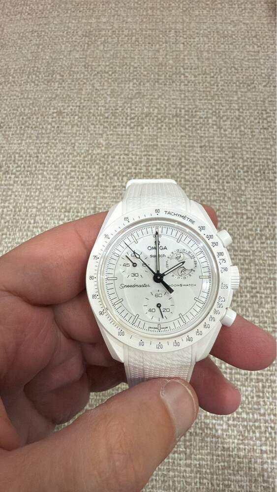 Omega x Swatch MoonSwatch Snoopy - 1