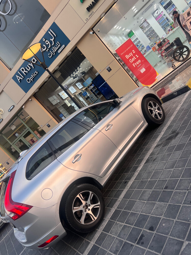 VOLVO XC60 T5 - 8