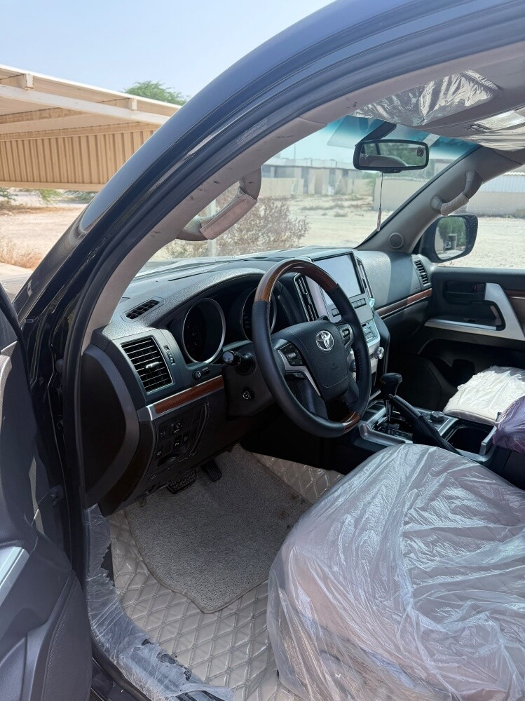 LAND CRUSIER VXR 5.7 - 9