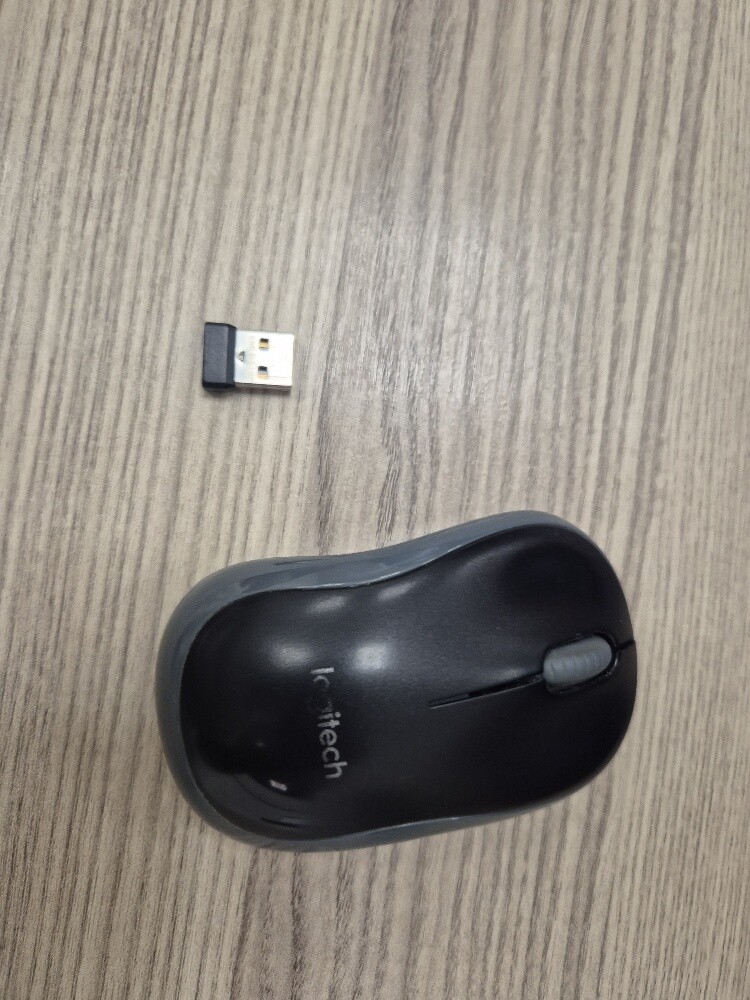 Logitech Wireless Keyboard and Mous - 2