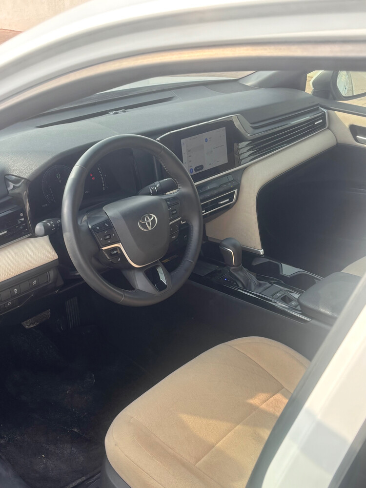 Toyota Camry LE - 5