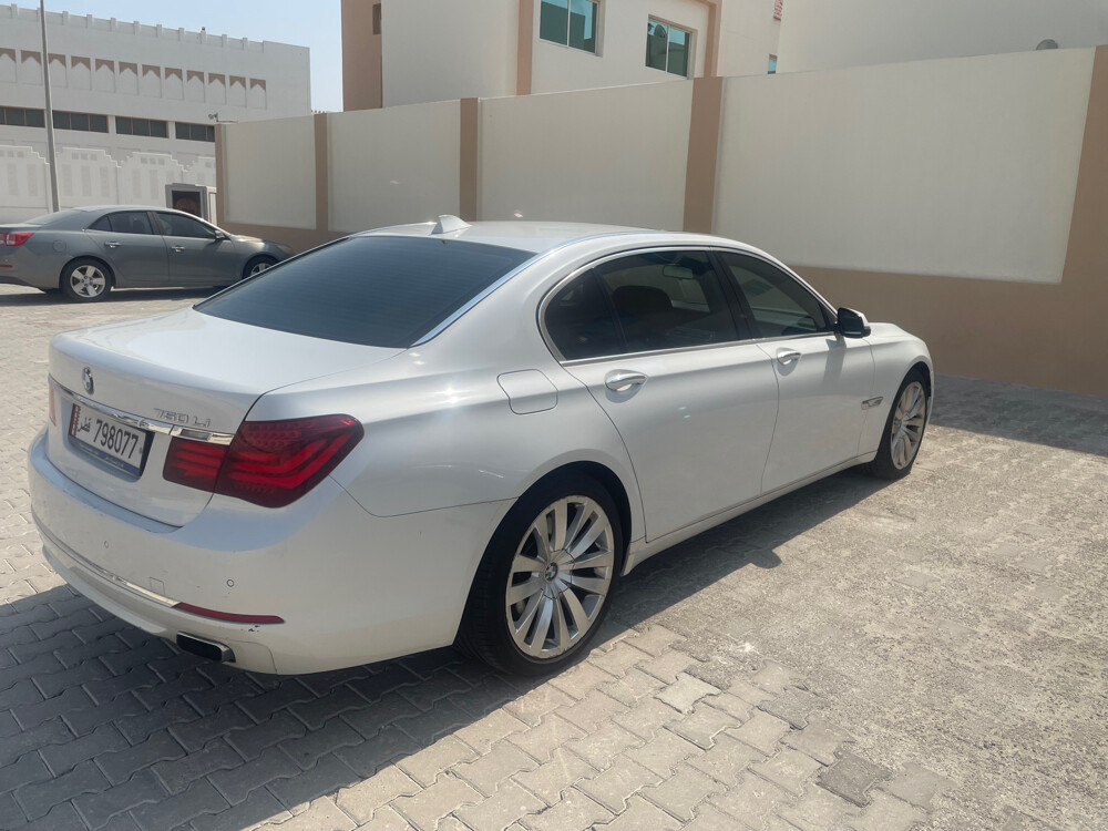 بس ام دبليو 750  - 3