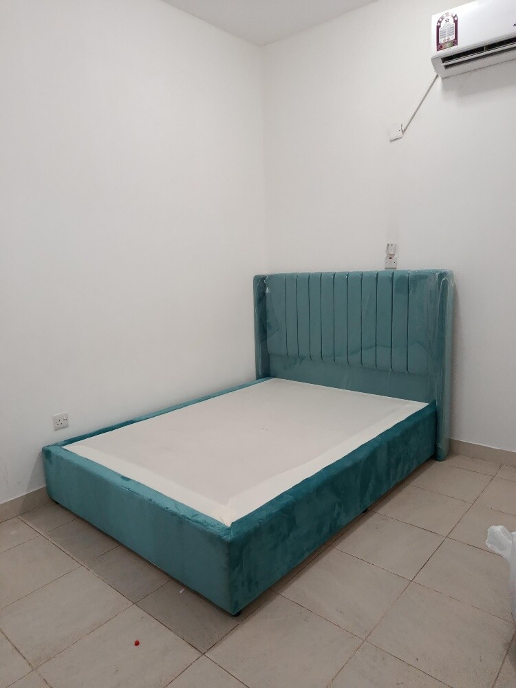 King size bed, Single bed available - 2